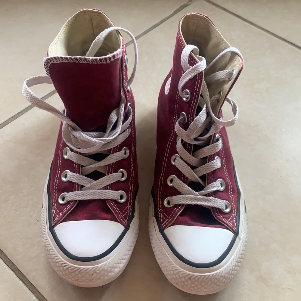 Converse High Tops Maroon